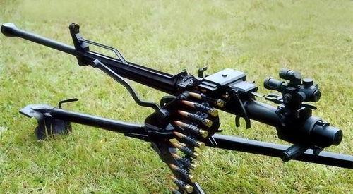 国产20式机枪射击视频