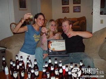 老外喝国产啤酒视频,口感惊艳，赞不绝口！